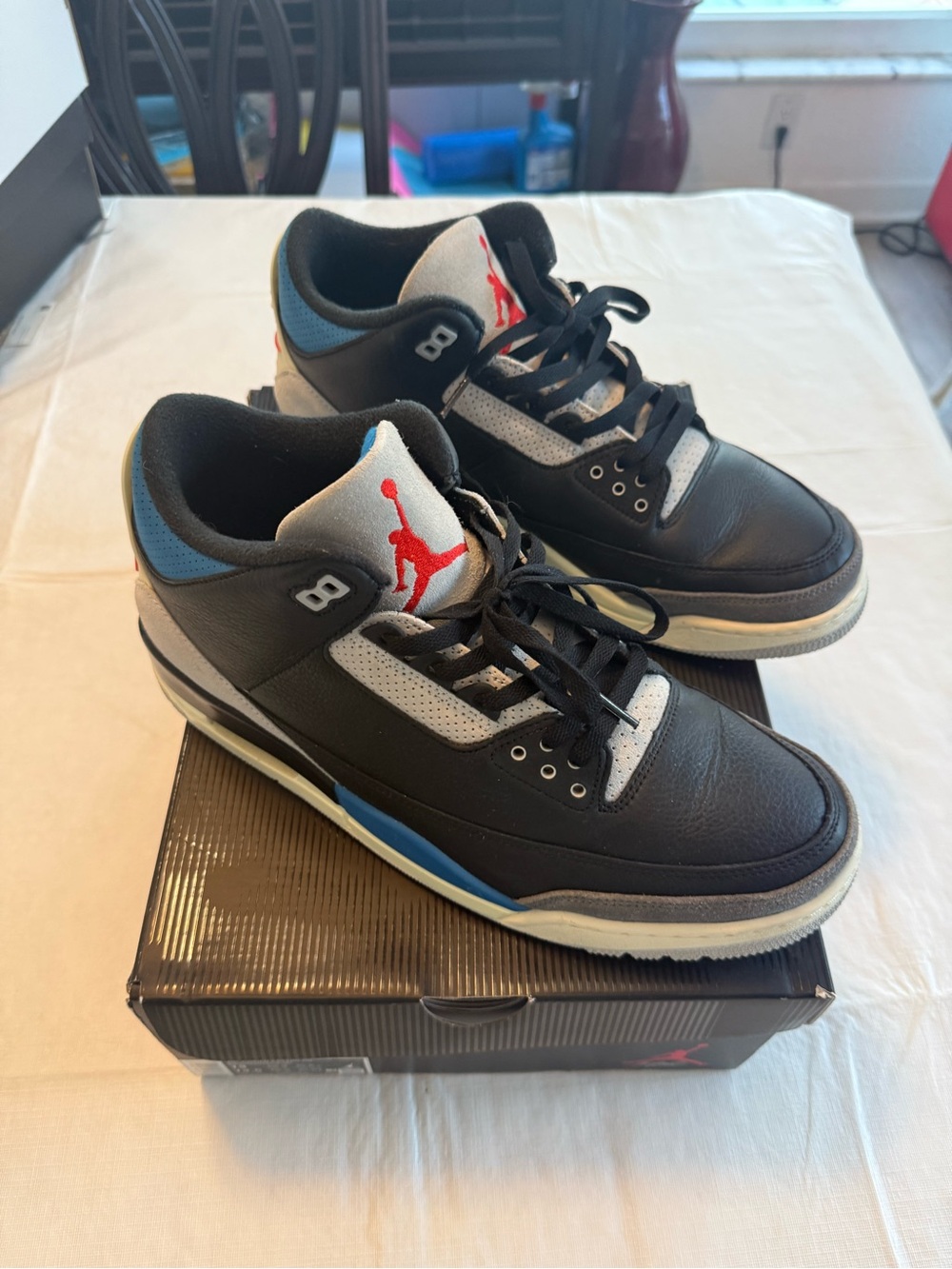 Jordan 3’s RARE AIR Men’s Black/Gray/Red Low-Top Sneakers
